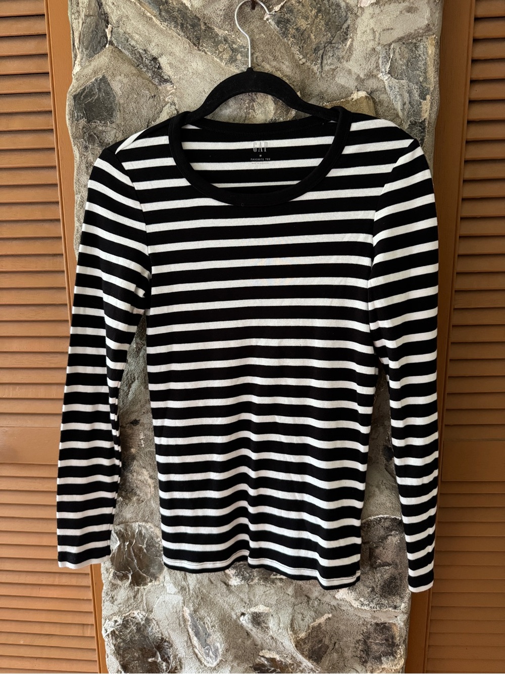 GAP Women's Black & White Stripe Long Sleeve Tee